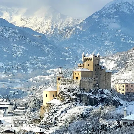 アパート Cretallaz - Rustic House In Strategic Location With Castle View, Free Parking And Wifi サン・ピエール