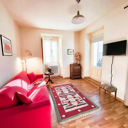 Cretallaz - Rustic House In Strategic Location With Castle View, Free Parking And Wifi サン・ピエール