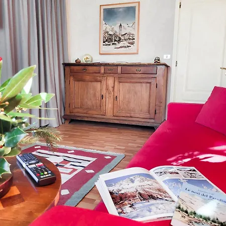 Cretallaz - Rustic House In Strategic Location With Castle View, Free Parking And Wifi アパート サン・ピエール