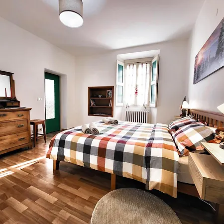 Cretallaz - Rustic House In Strategic Location With Castle View, Free Parking And Wifi アパート *