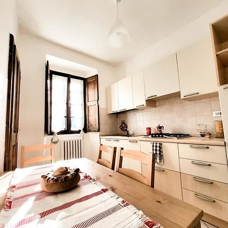 아파트 Cretallaz - Rustic House In Strategic Location With Castle View, Free Parking And Wifi 셍피에르