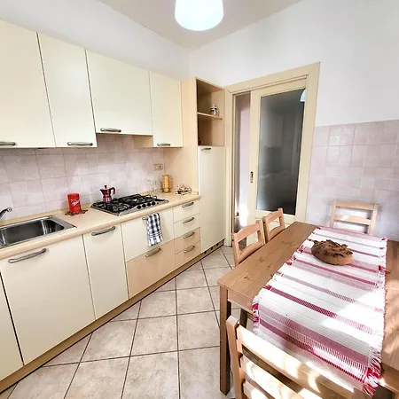 아파트 Cretallaz - Rustic House In Strategic Location With Castle View, Free Parking And Wifi 셍피에르